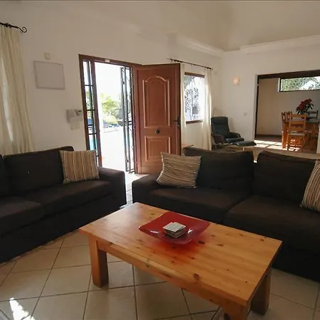 Playa Del Blanca - A Delightful 4 Bedroom - Hot Tub - Walking Distance To The Beach Βίλα *