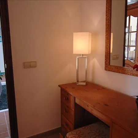 Playa Del Blanca - A Delightful 4 Bedroom - Hot Tub - Walking Distance To The Beach * Πλάγια Μπλάνκα